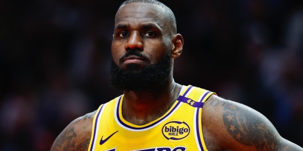 A·史密斯：詹姆斯背后做了很多伤害我和其他同行的事情