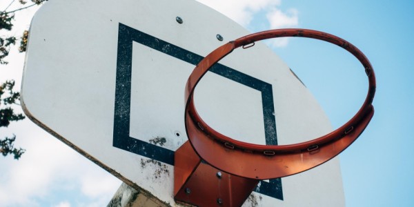 男篮热身赛：中国男篮力克荷兰 余嘉豪16+10胡明轩13分制胜三分